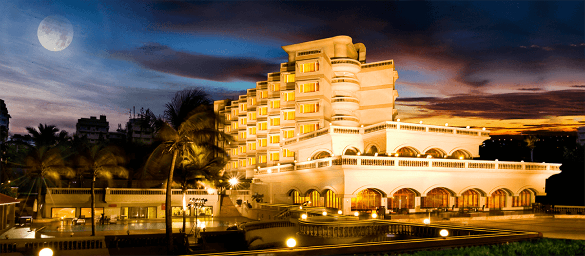 Cool 'THE GATEWAY HOTEL' Image !